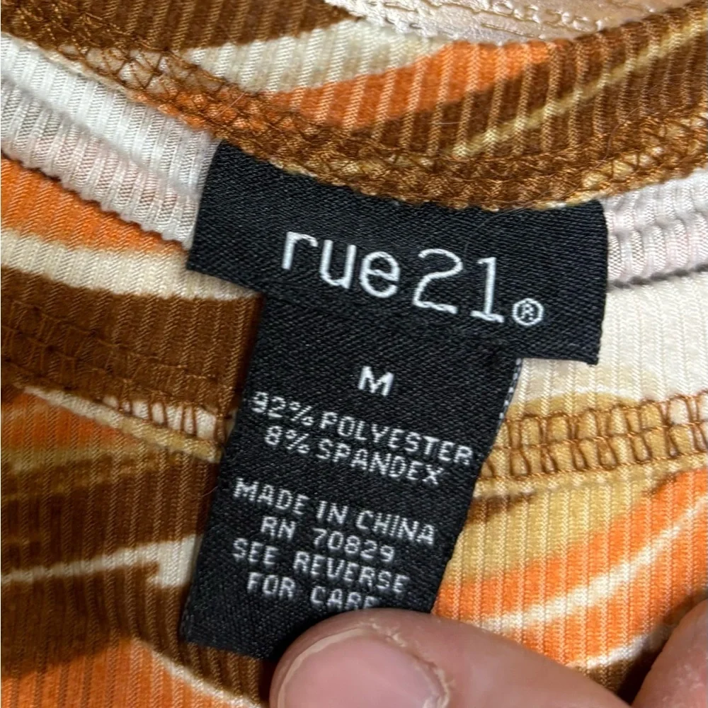Rue21 Short Sleeve Swirl Tee in Orange, Brown & Cream - Picture 2 of 2